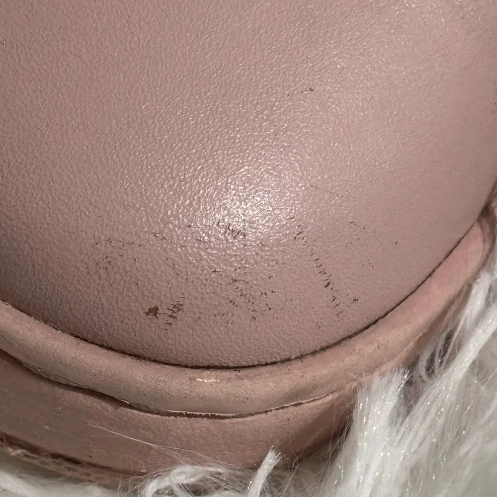 Coach or luxe close